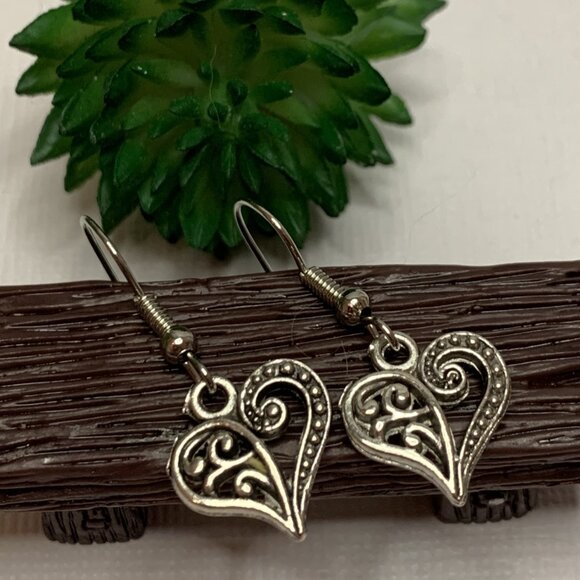 Celtic Earring, Heart Earring, Valentine Earring, Gift Idea, Anniversary Gift - Picture 6 of 7